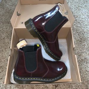 Dr. Marten vegan Chelsea boot size 7